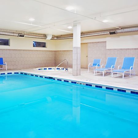 Holiday Inn Express Hotel & Suites Waukegan/Gurnee By Ihg Exterior photo