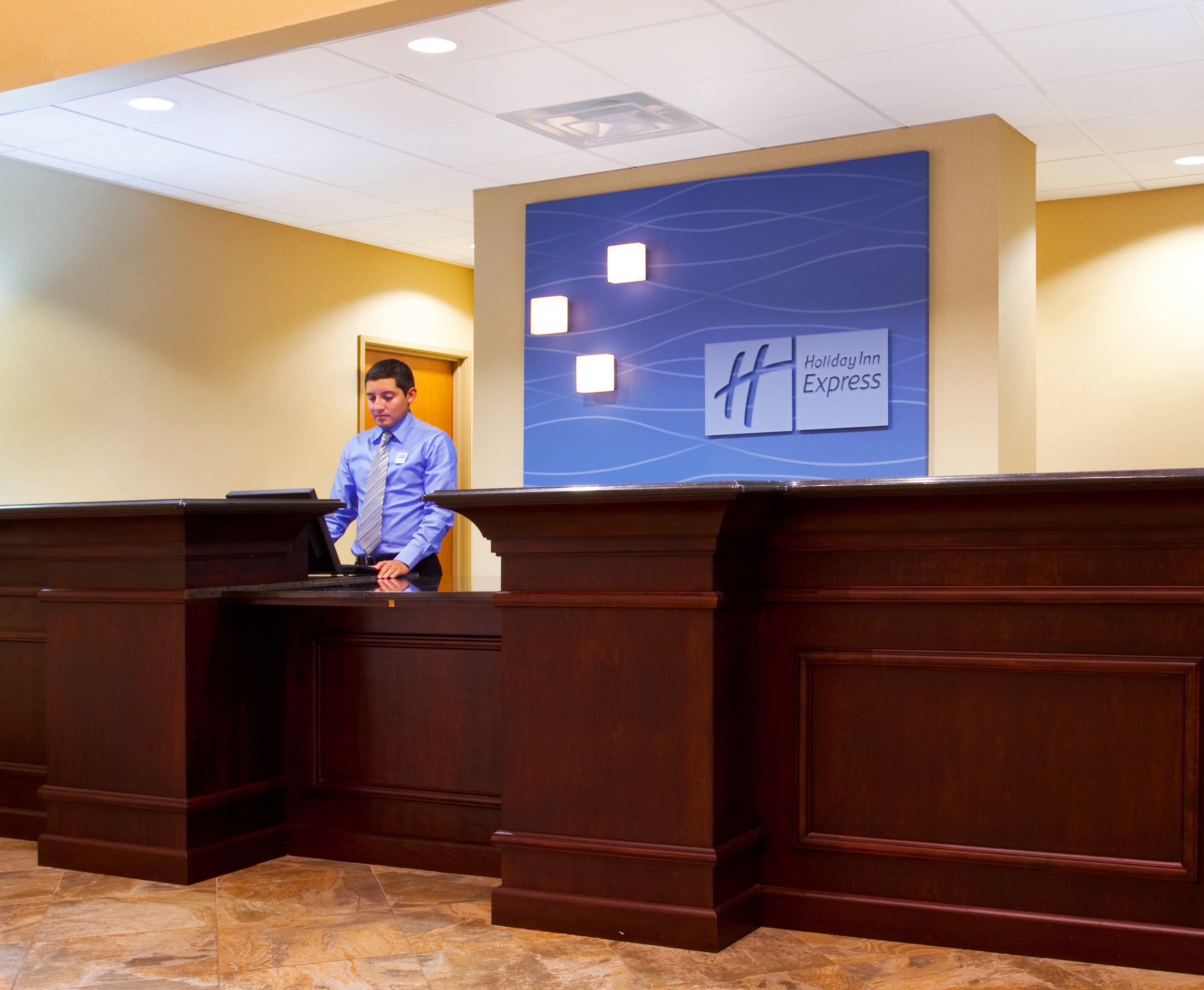 Holiday Inn Express Hotel & Suites Waukegan/Gurnee By Ihg Exterior photo