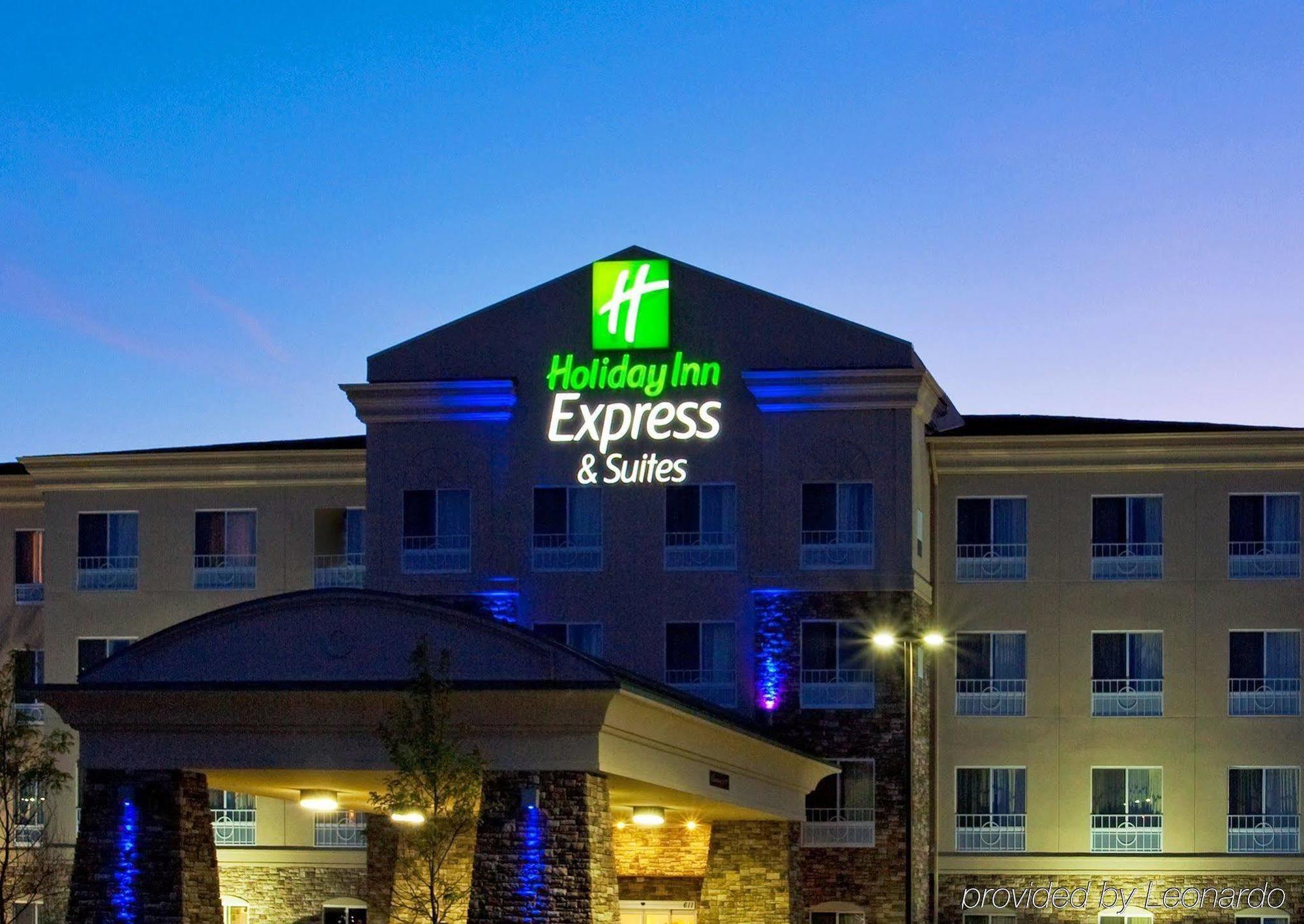 Holiday Inn Express Hotel & Suites Waukegan/Gurnee, An Ihg Hotel Exterior photo